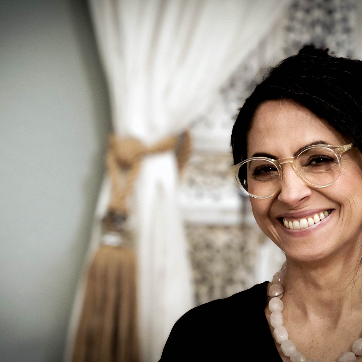 Fotoportrait von Asli Demirel, Ern&auml;hrungsberaterin und Ern&auml;hrungstherapeutin, Berlin.