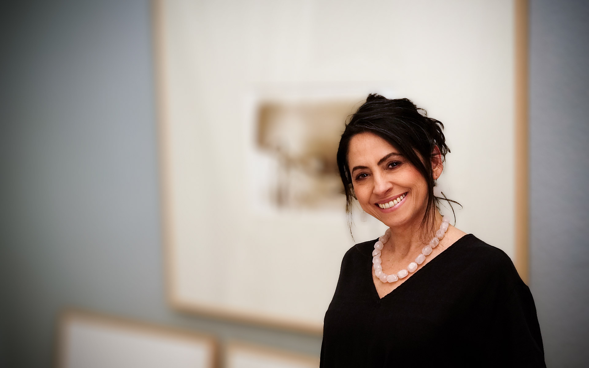 Asli Demirel, Systemische Therapeutin und Heilpraktiker für Psychotherapie in ihrer Praxis in Berlin.